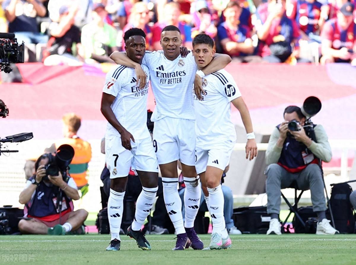 队中的年轻 队中的年轻