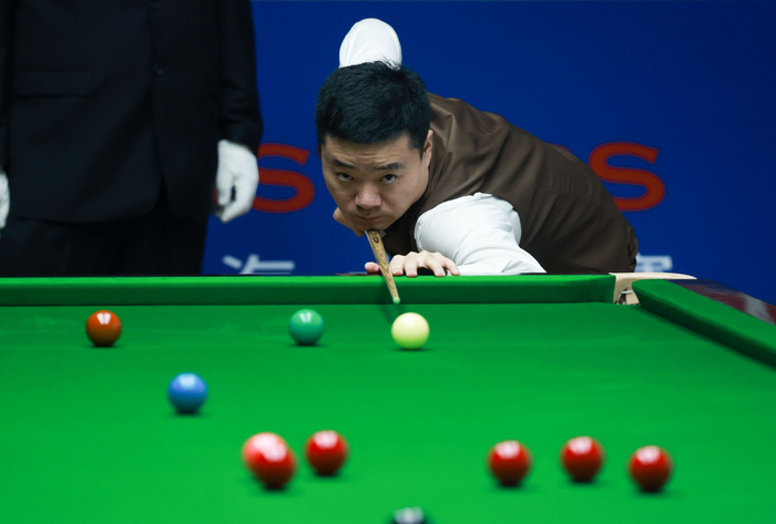 策略和转会 策略和转会