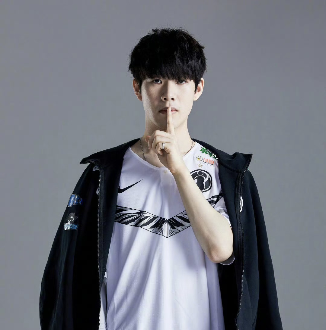 在英国女子 在英国女子