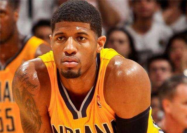 肋部持球前 肋部持球前